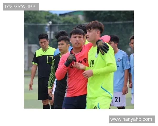 立体画艺术展现足球明星风采让球迷沉浸在激情与梦想之中 立体画艺术展现足球明星风采让球迷沉浸在激情与梦想之中