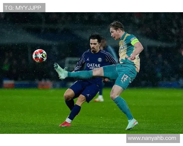 退役足球明星帅哥们的风采与魅力尽显在这些精彩瞬间中 退役足球明星帅哥们的风采与魅力尽显在这些精彩瞬间中